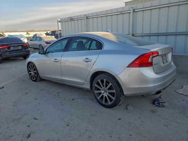 Photo 2 from auction – 2017 VOLVO S60 PLATIN with VIN LYV402HM9HB140518