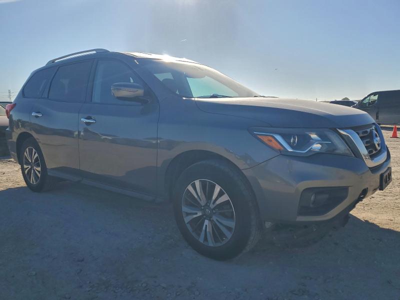 Photo 4 from auction – 2017 NISSAN PATHFINDER with VIN 5N1DR2MNXHC697482