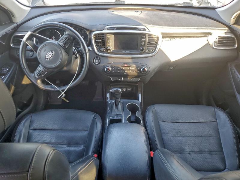 Photo 8 from auction – 2017 KIA SORENTO EX with VIN 5XYPHDA52HG201400