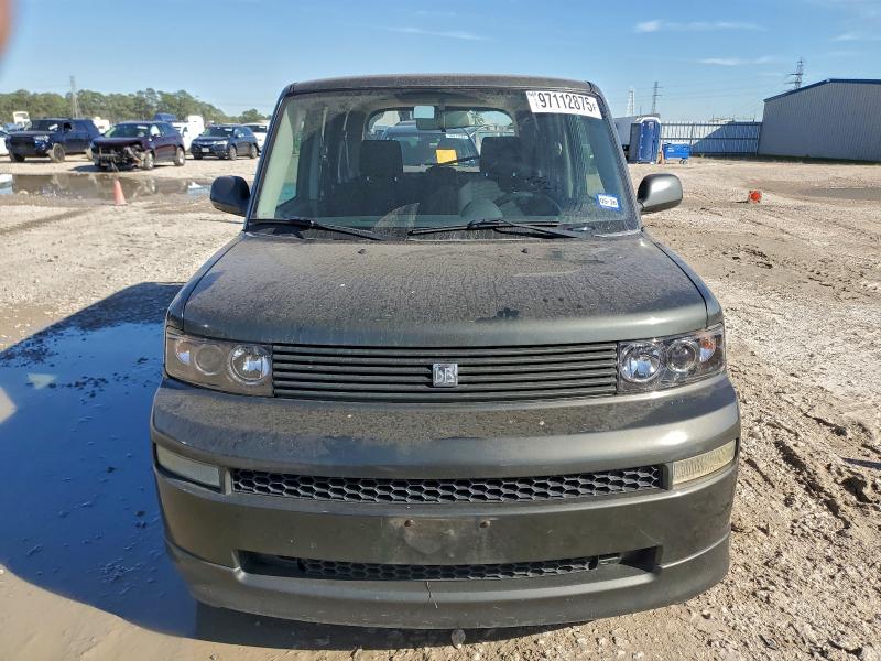 Photo 5 from auction – 2005 SCION XB with VIN JTLKT324750209409