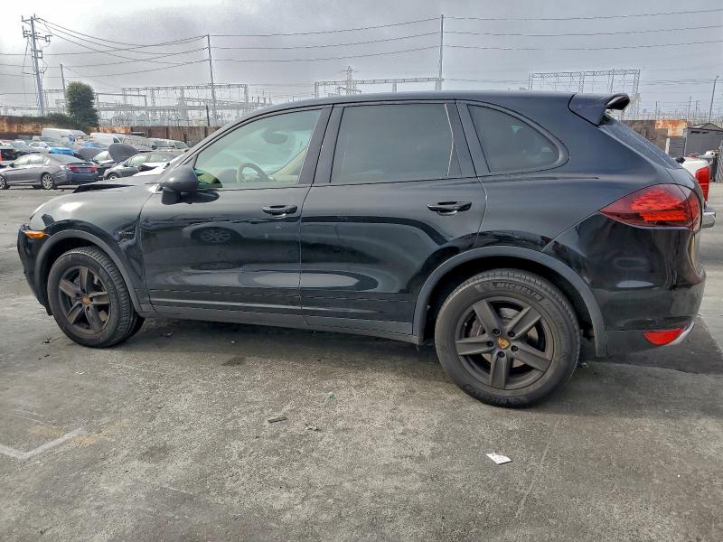 Photo 2 from auction – 2013 PORSCHE CAYENNE with VIN WP1AF2A28DLA42644