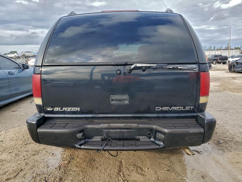 Photo 6 from auction – 2001 CHEVROLET BLAZER with VIN 1GNCS13W412218419