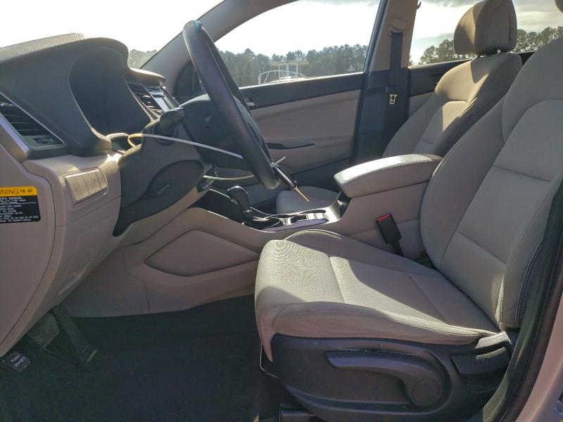 Photo 7 from auction – 2017 HYUNDAI TUCSON SE with VIN KM8J23A43HU291868