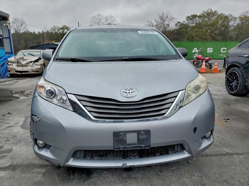 Zdjęcie 5 z aukcji – 2011 TOYOTA SIENNA z VIN 5TDYK3DC0BS161757