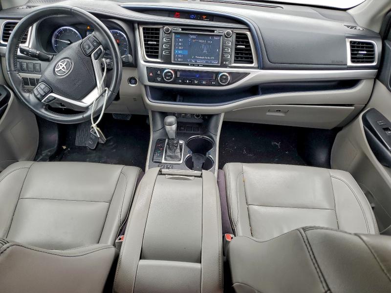 Photo 8 from auction – 2019 TOYOTA HIGHLANDER with VIN 5TDKZRFH6KS370451