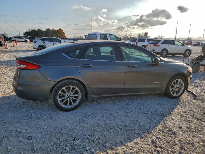 Photo 3 from auction – 2019 FORD FUSION with VIN 3FA6P0LUXKR256398