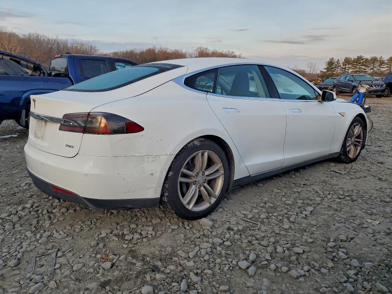 Photo 3 from auction – 2016 TESLA MODEL S with VIN 5YJSA1E29GF122521