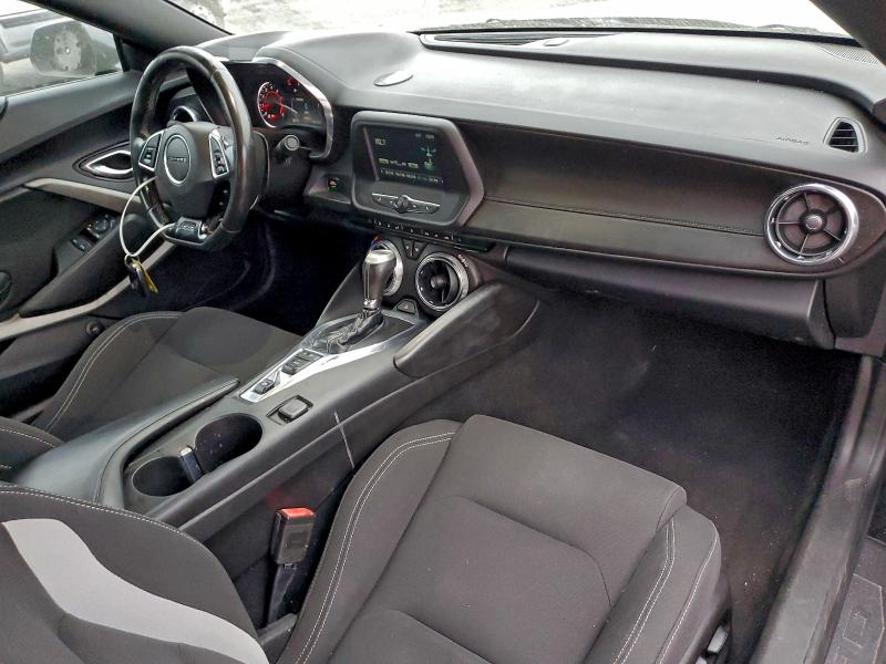 Photo 8 from auction – 2017 CHEVROLET CAMARO LT with VIN 1G1FB3DS3H0172402