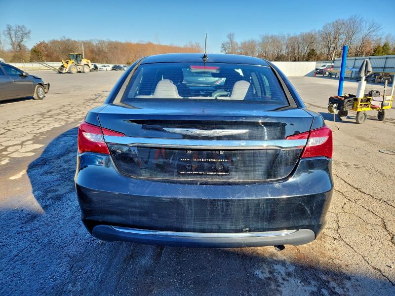 Photo 6 from auction – 2013 CHRYSLER 200 TOURIN with VIN 1C3CCBBB0DN694006