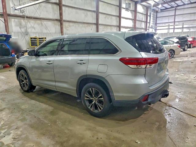 Photo 2 from auction – 2017 TOYOTA HIGHLANDER with VIN 5TDZZRFH8HS207629