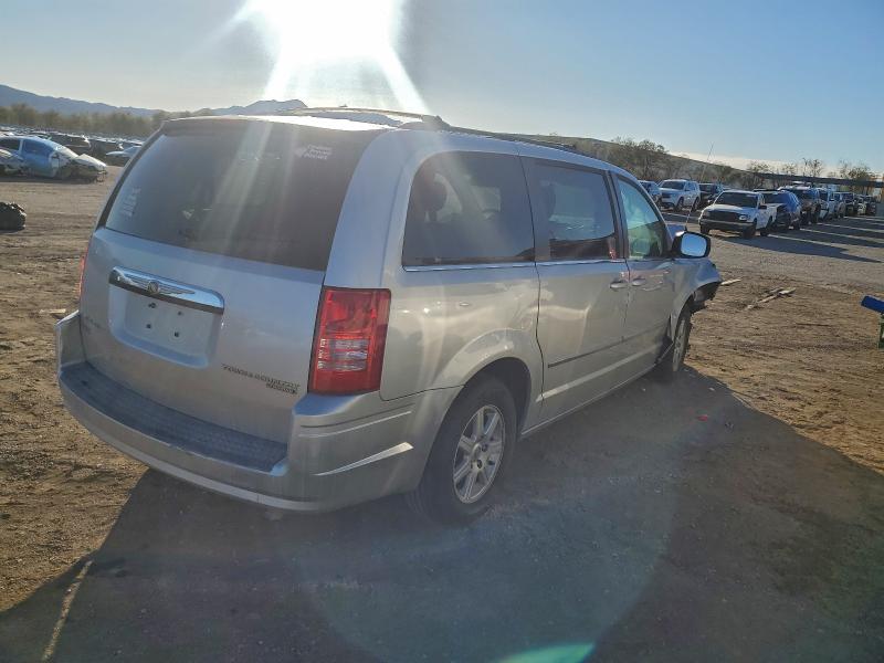 Photo 3 from auction – 2010 CHRYSLER TOWN & COU with VIN 2A4RR5D16AR249272