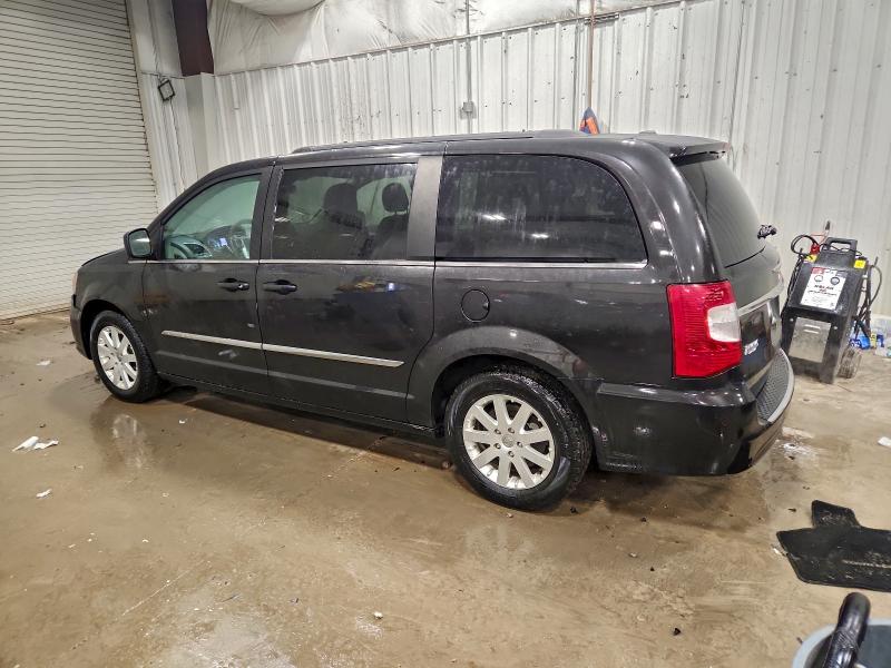 Photo 2 from auction – 2015 CHRYSLER TOWN & COU with VIN 2C4RC1BG3FR675046