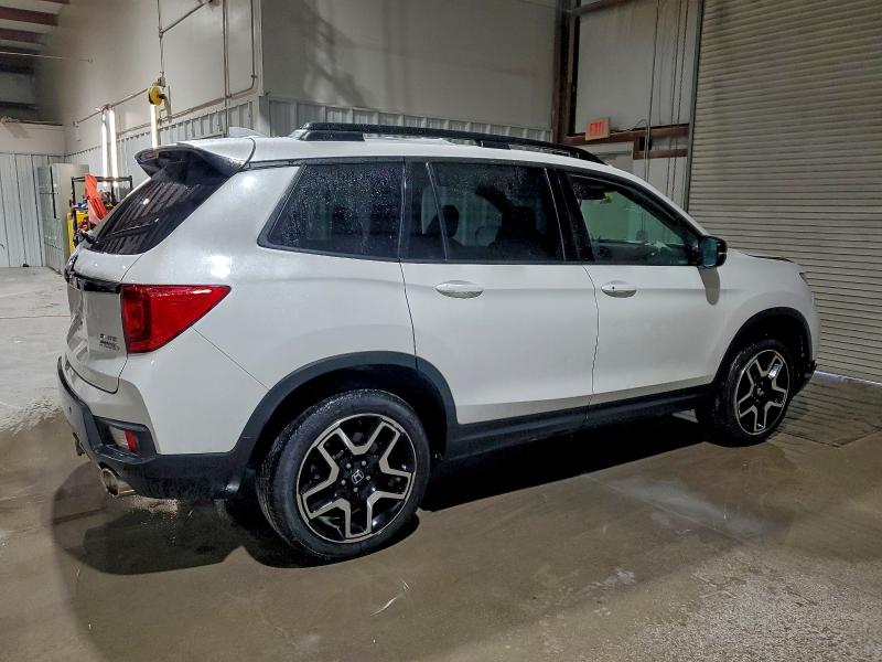 Photo 3 from auction – 2023 HONDA PASSPORT with VIN 5FNYF8H06PB004148