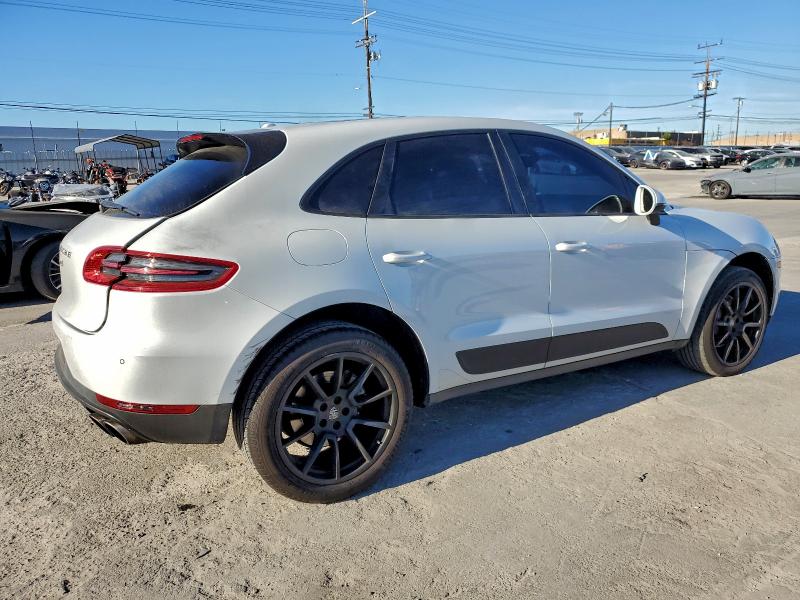 Photo 3 from auction – 2016 PORSCHE MACAN S with VIN WP1AB2A58GLB43354