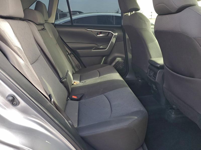 Photo 11 from auction – 2020 TOYOTA RAV4 XLE with VIN JTMP1RFV1LD052298