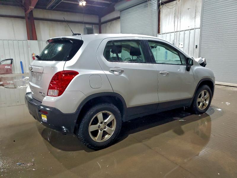 Photo 3 from auction – 2016 CHEVROLET TRAX LS with VIN 3GNCJNSB1GL204428
