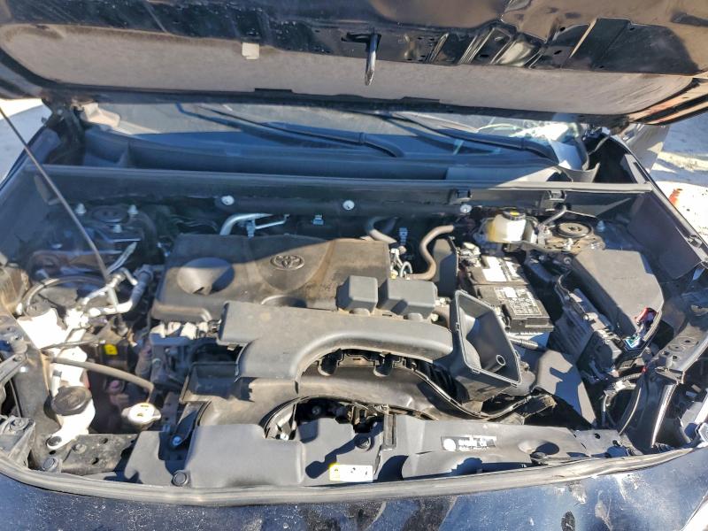Photo 12 from auction – 2023 TOYOTA RAV4 XLE with VIN 2T3W1RFVXPW277355