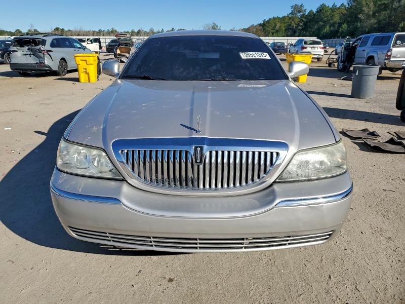 Photo 5 from auction – 2011 LINCOLN TOWN CAR S with VIN 2LNBL8CV2BX765202