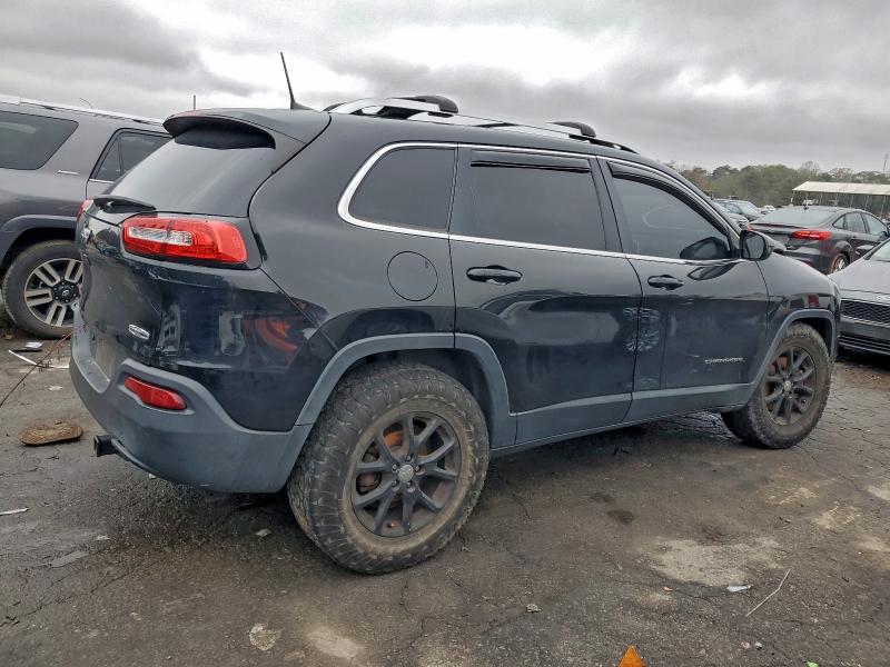 Photo 3 from auction – 2018 JEEP CHEROKEE L with VIN 1C4PJLLB4JD540245