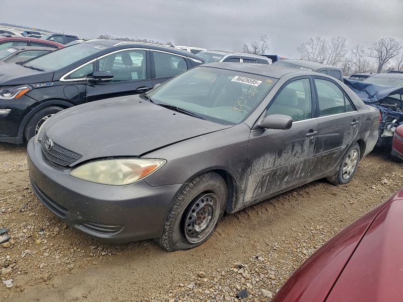 TOYOTA CAMRY LE 2004 with VIN 4T1BE32K24U925528 - Photo from auction