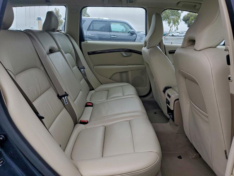 Photo 10 from auction – 2010 VOLVO V70 3.2 with VIN YV1960BW7A1139085