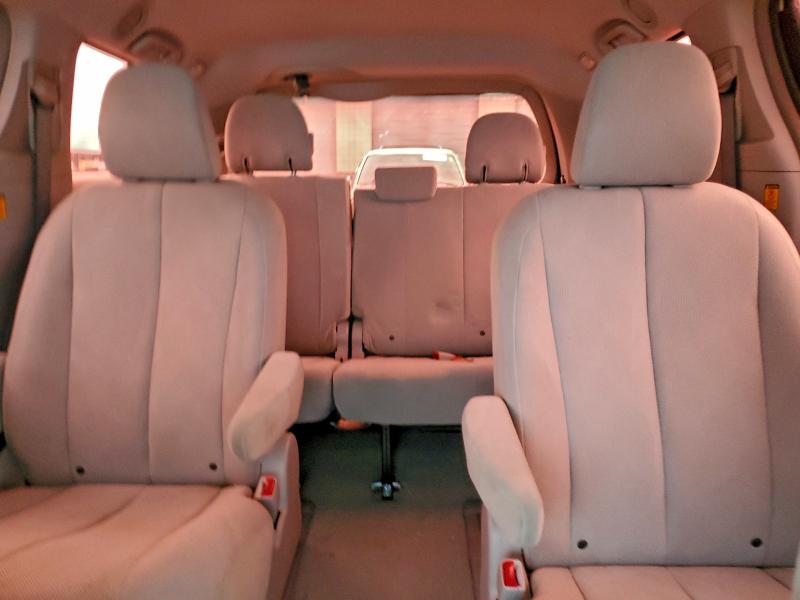 Photo 10 from auction – 2012 TOYOTA SIENNA with VIN 5TDZK3DC3CS214554