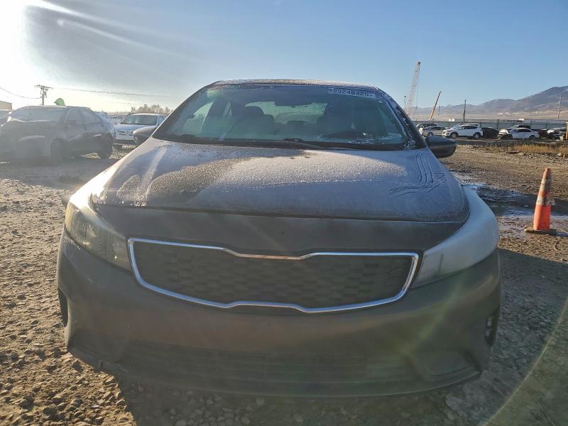 Photo 5 from auction – 2017 KIA FORTE LX with VIN 3KPFK4A74HE046649