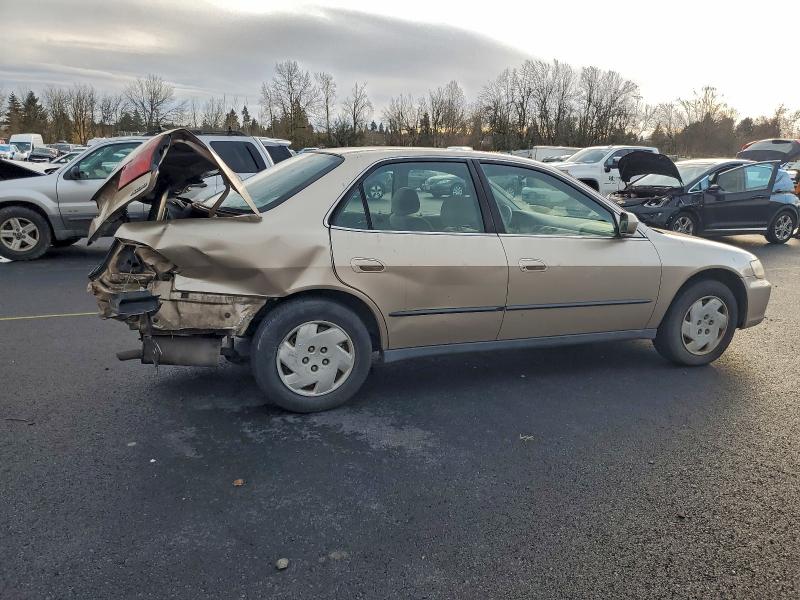 Photo 3 from auction – 2000 HONDA ACCORD with VIN 1HGCG1649YA079782