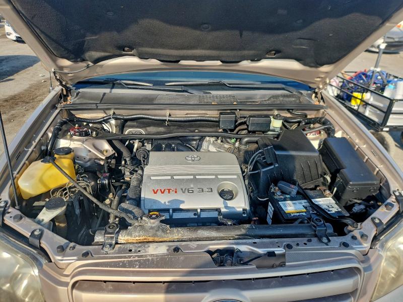 Photo 12 from auction – 2004 TOYOTA HIGHLANDER with VIN JTEGP21A940031729