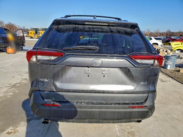 Photo 6 from auction – 2021 TOYOTA RAV4 XLE P with VIN 2T3C1RFV1MC130180