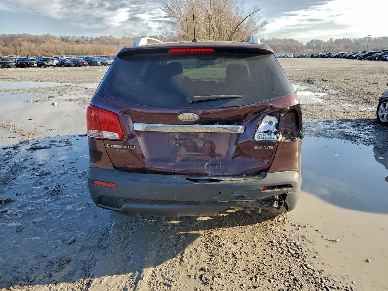 Photo 6 from auction – 2011 KIA SORENTO EX with VIN 5XYKU4A26BG041315