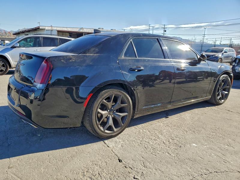 Photo 3 from auction – 2021 CHRYSLER 300 S with VIN 2C3CCABG0MH549692