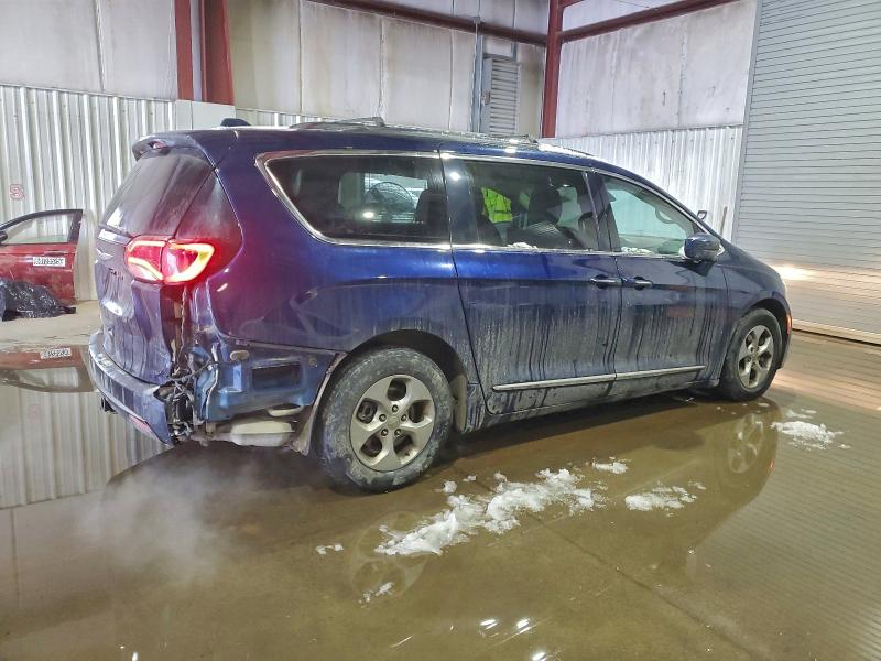 Photo 3 from auction – 2017 CHRYSLER PACIFICA T with VIN 2C4RC1EG3HR703376