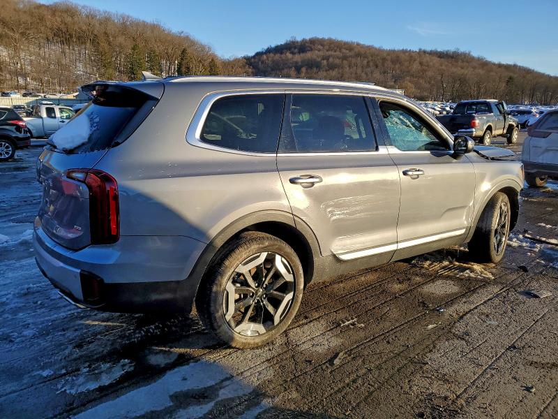 Photo 3 from auction – 2023 KIA TELLURIDE with VIN 5XYP6DGC6PG367364