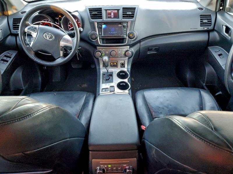 Photo 8 from auction – 2013 TOYOTA HIGHLANDER with VIN 5TDBK3EH3DS275111