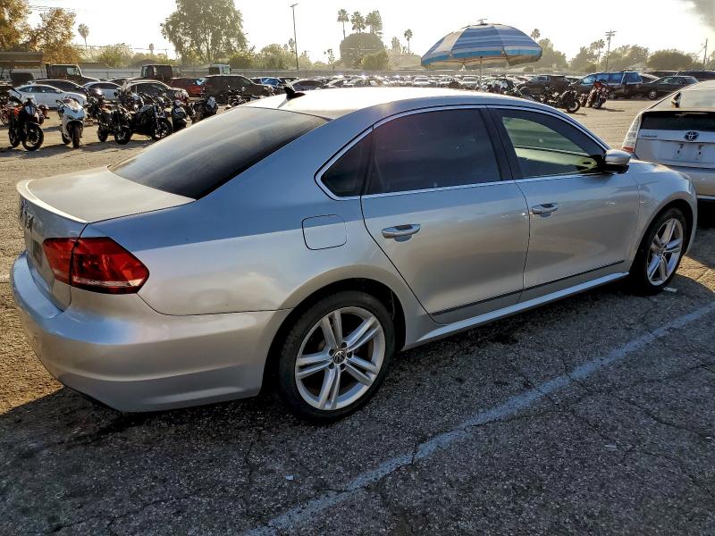 Photo 3 from auction – 2014 VOLKSWAGEN PASSAT SEL with VIN 1VWCN7A36EC038514