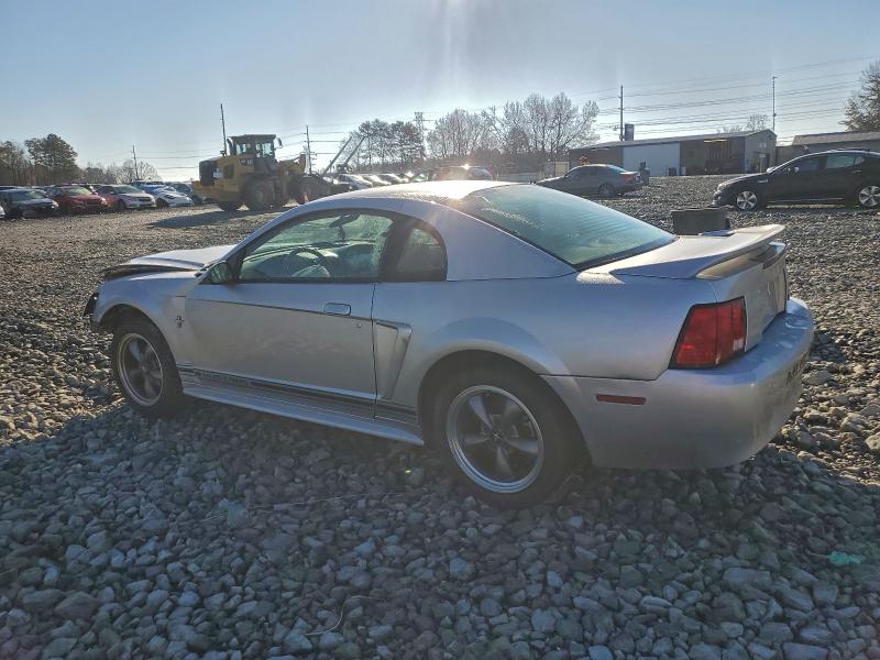 Photo 2 from auction – 2000 FORD MUSTANG with VIN 1FAFP4040YF251079