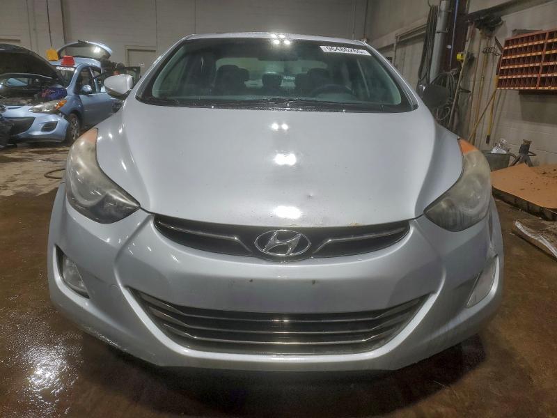 Photo 5 from auction – 2012 HYUNDAI ELANTRA GL with VIN 5NPDH4AE3CH149215