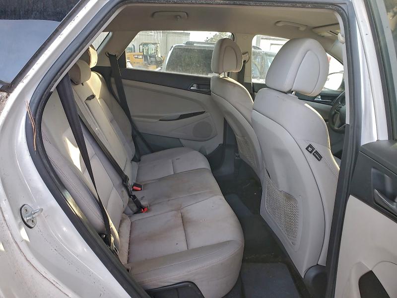 Photo 10 from auction – 2018 HYUNDAI TUCSON SEL with VIN KM8J3CA44JU601657