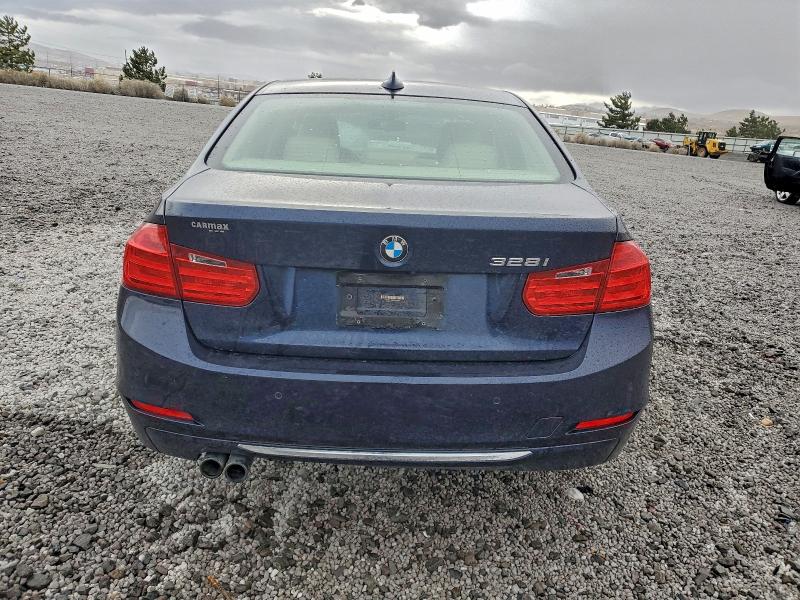 Photo 6 from auction – 2014 BMW 328 with VIN WBA3C1C50EK111836