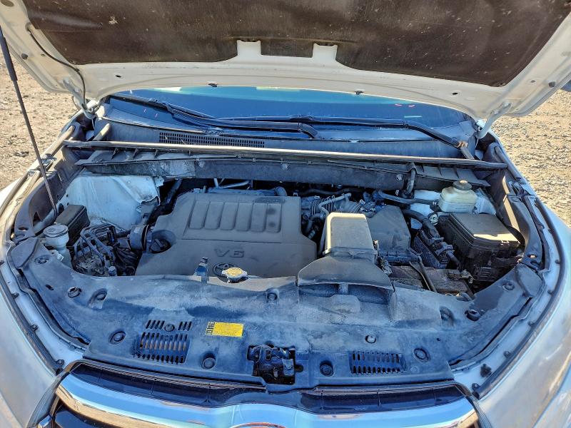 Photo 11 from auction – 2015 TOYOTA HIGHLANDER with VIN 5TDJKRFH2FS147328