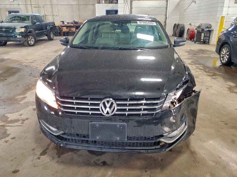 Photo 5 from auction – 2015 VOLKSWAGEN PASSAT SEL with VIN 1VWCV7A38FC057535