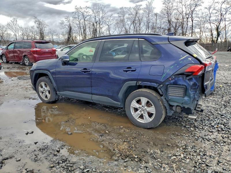Photo 2 from auction – 2019 TOYOTA RAV4 XLE with VIN JTMP1RFV3KJ024647