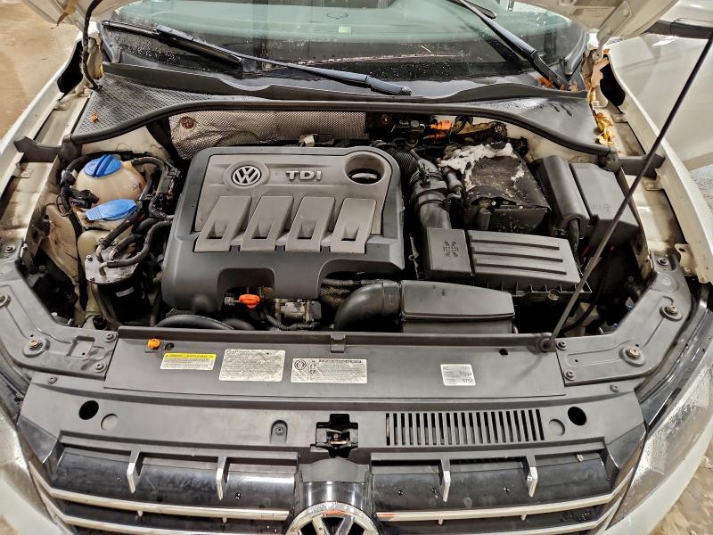 Photo 11 from auction – 2013 VOLKSWAGEN PASSAT SE with VIN 1VWBN7A30DC070997