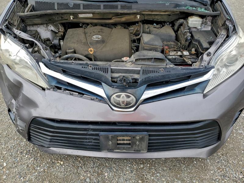 Photo 12 from auction – 2018 TOYOTA SIENNA LE with VIN 5TDKZ3DC2JS922093