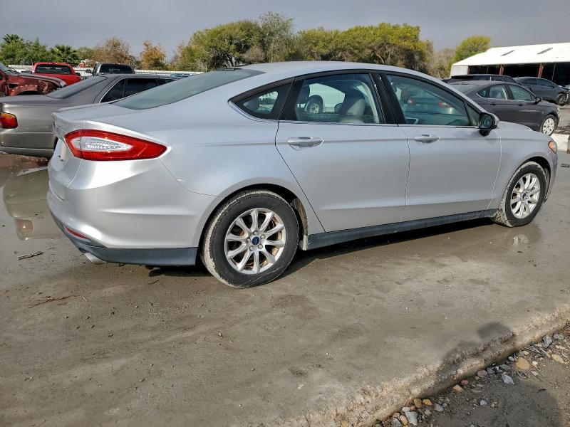 Photo 3 from auction – 2016 FORD FUSION S with VIN 3FA6P0G79GR234680