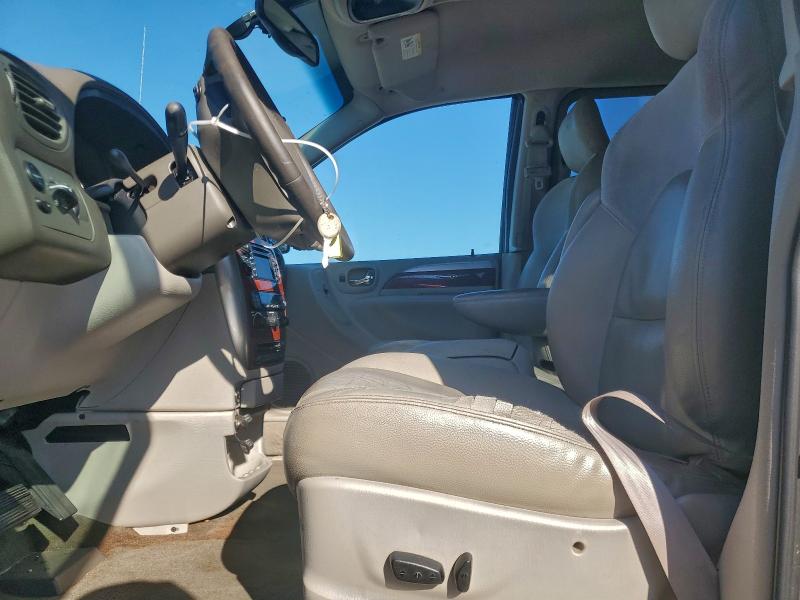 Photo 7 from auction – 2005 CHRYSLER TOWN & COU with VIN 2C8GP64L65R232132