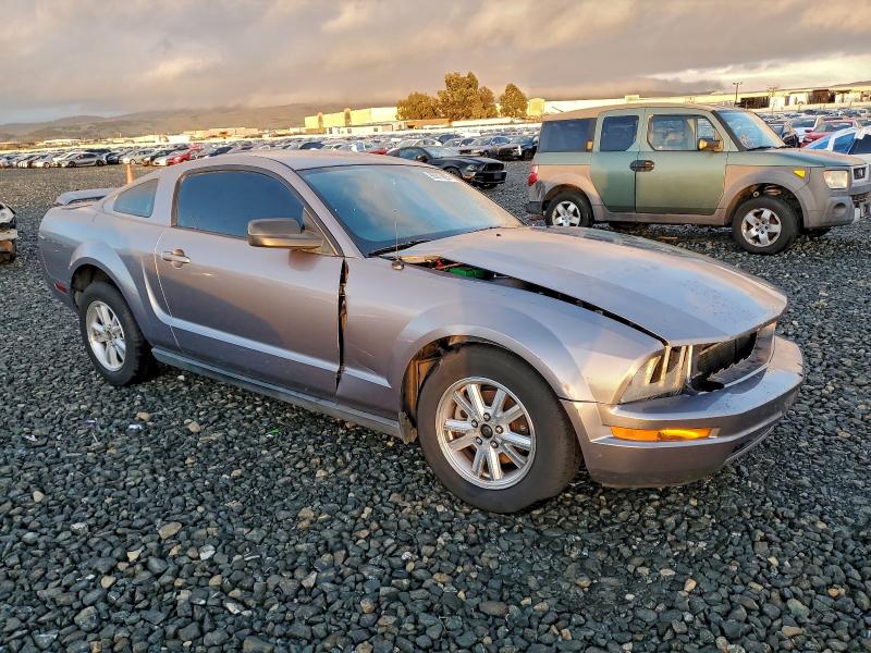 Photo 4 from auction – 2006 FORD MUSTANG with VIN 1ZVHT80N165259643