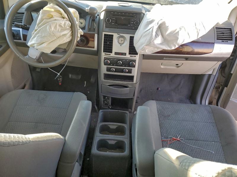 Photo 8 from auction – 2010 CHRYSLER TOWN & COU with VIN 2A4RR5D16AR249272