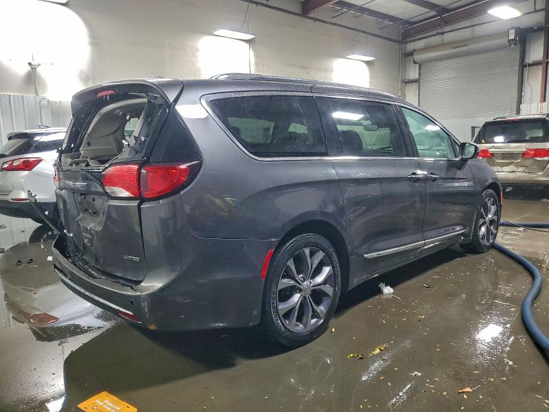 Photo 3 from auction – 2018 CHRYSLER PACIFICA L with VIN 2C4RC1GG3JR112810